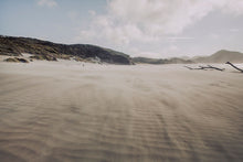 Lade das Bild in den Galerie-Viewer, Wharariki No. 4