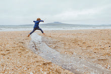 Lade das Bild in den Galerie-Viewer, Jump