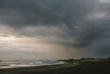 Lade das Bild in den Galerie-Viewer, Evening Surfing