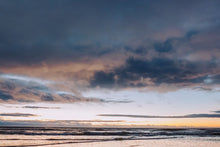 Lade das Bild in den Galerie-Viewer, Piha Sunset