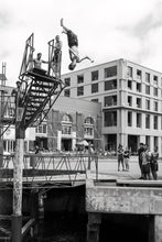 Lade das Bild in den Galerie-Viewer, Somersault