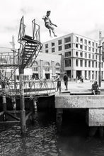 Lade das Bild in den Galerie-Viewer, Diver